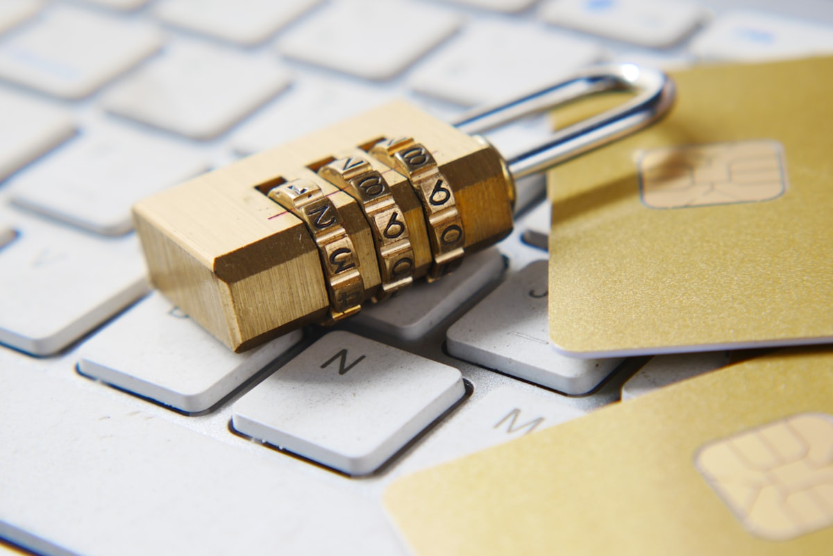 Warning concept for data exposure and information leakage risks